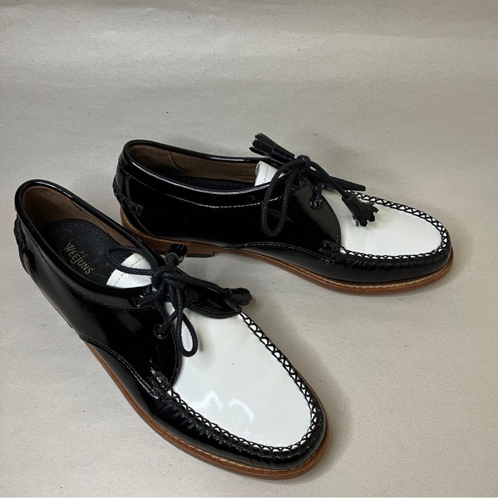 Stylish Black and White Women's Flats
